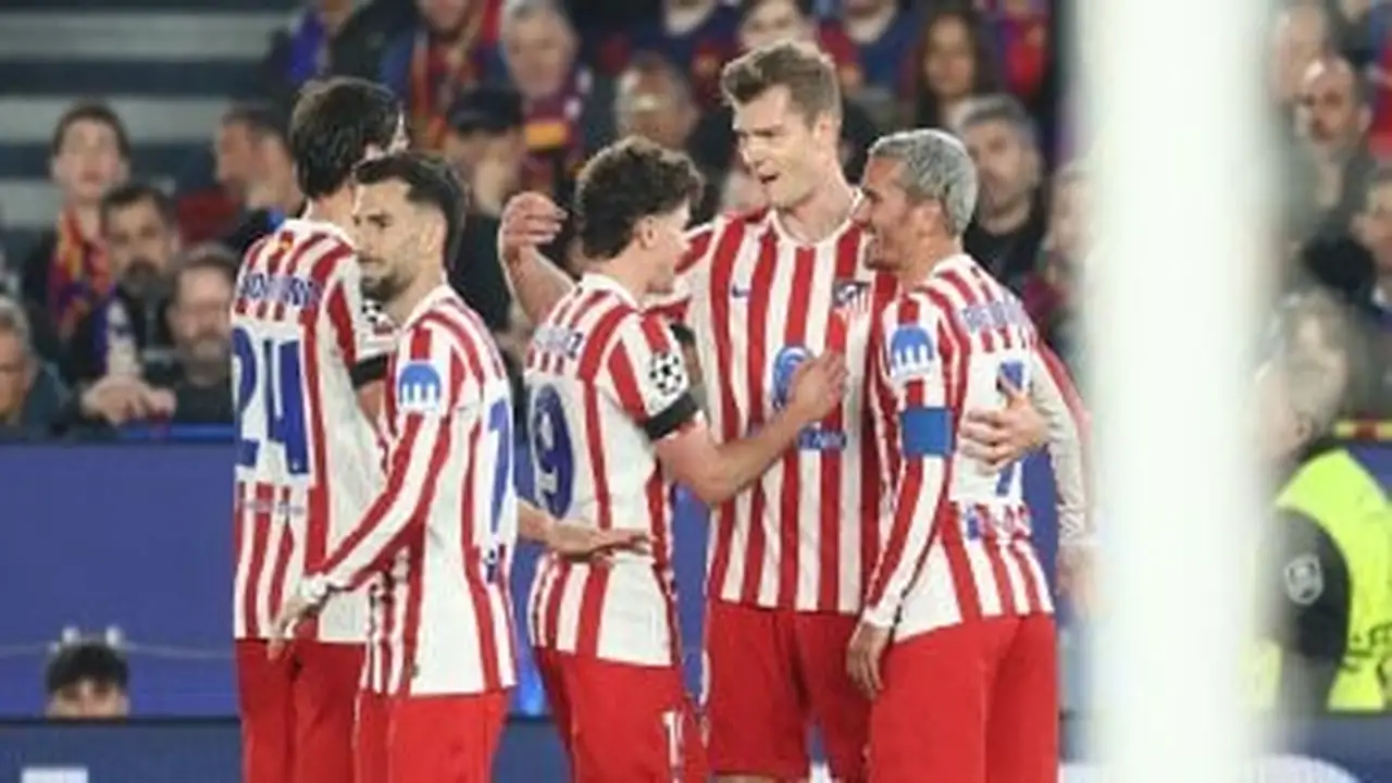 أتلتيكو مدريد يتخطى برشلونة 2-0 ويضع قدماً بنصف نهائي دوري الأبطال.. فيديو